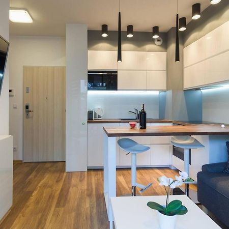 Cozy Apartment With Garden Prestigious Location Krakow Ngoại thất bức ảnh