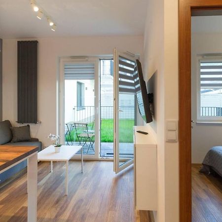 Cozy Apartment With Garden Prestigious Location Krakow Ngoại thất bức ảnh