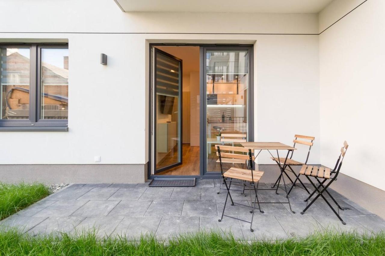 Cozy Apartment With Garden Prestigious Location Krakow Ngoại thất bức ảnh