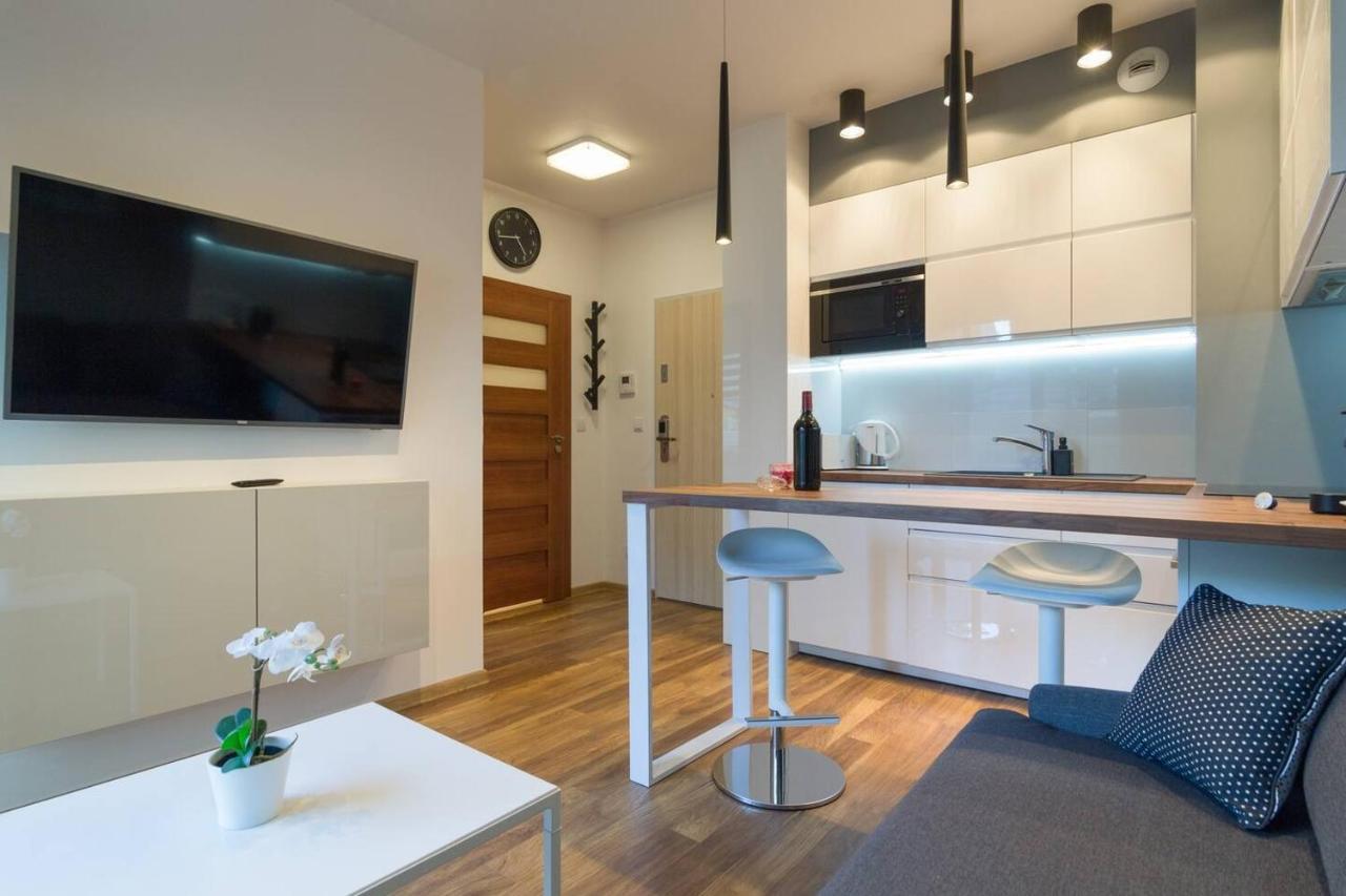 Cozy Apartment With Garden Prestigious Location Krakow Ngoại thất bức ảnh