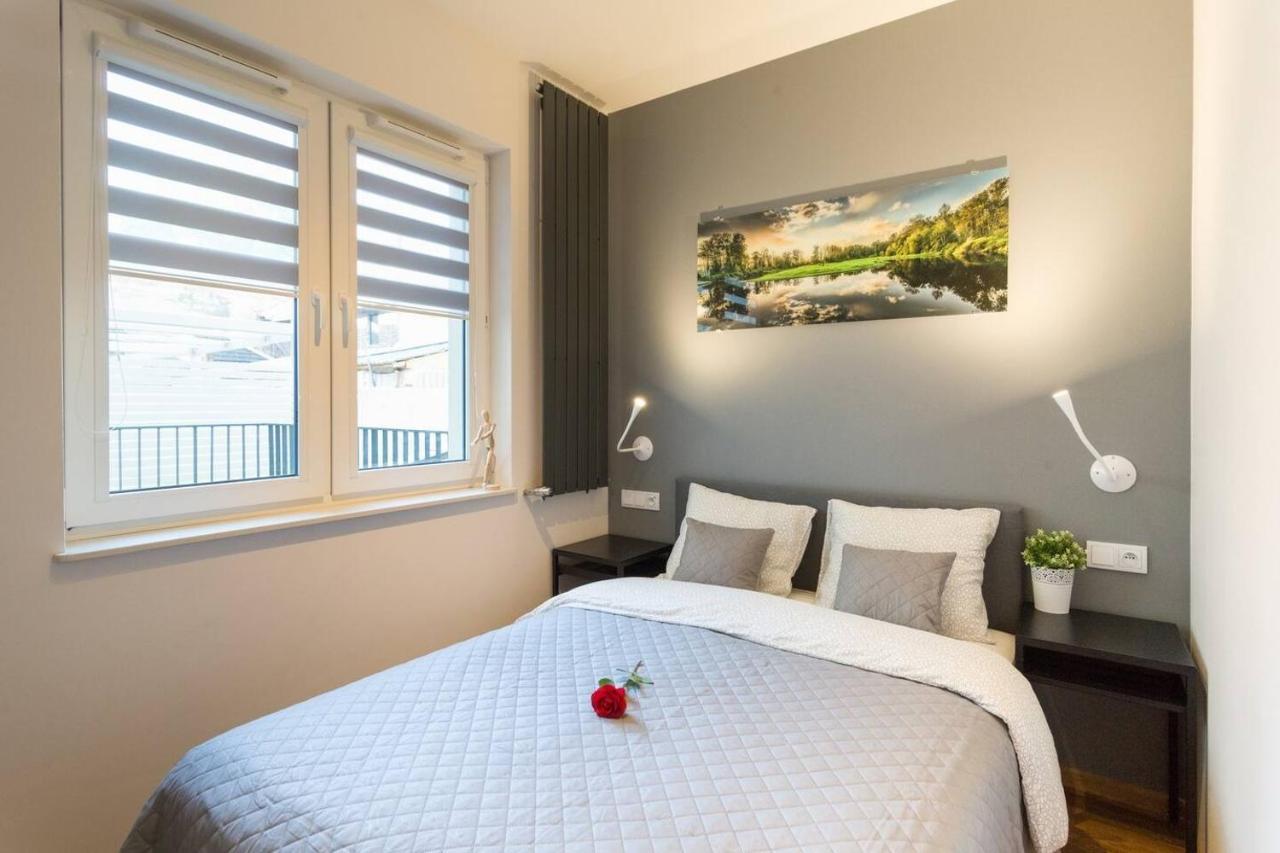 Cozy Apartment With Garden Prestigious Location Krakow Ngoại thất bức ảnh