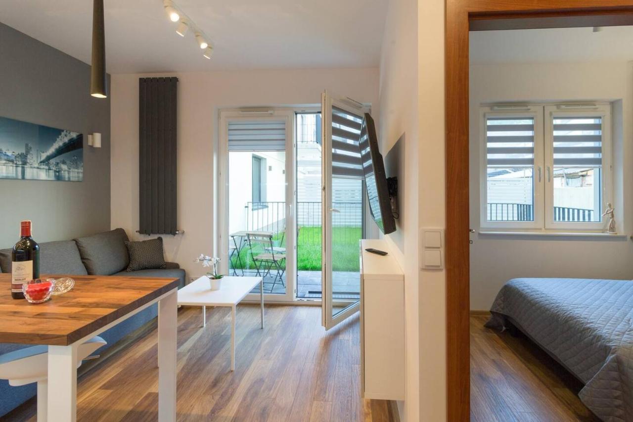Cozy Apartment With Garden Prestigious Location Krakow Ngoại thất bức ảnh