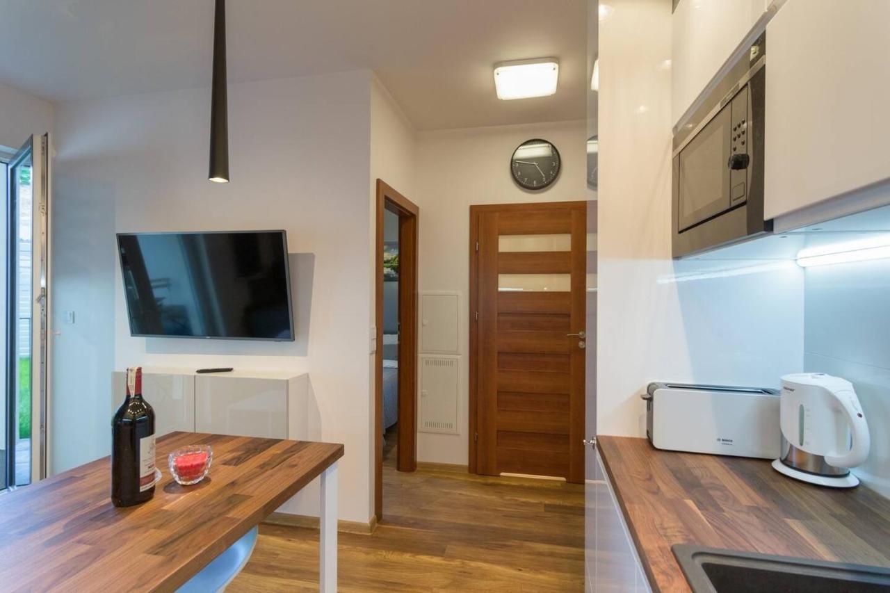 Cozy Apartment With Garden Prestigious Location Krakow Ngoại thất bức ảnh